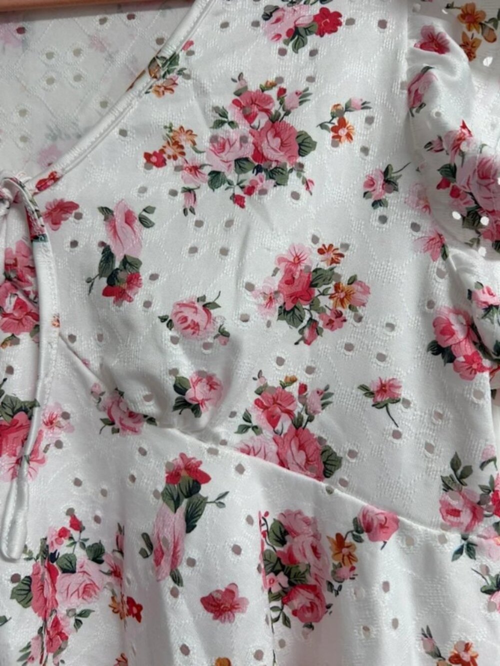 White Floral Eyelet Ruffle Cap Sleeve Peplum Top - Picture 3 of 5